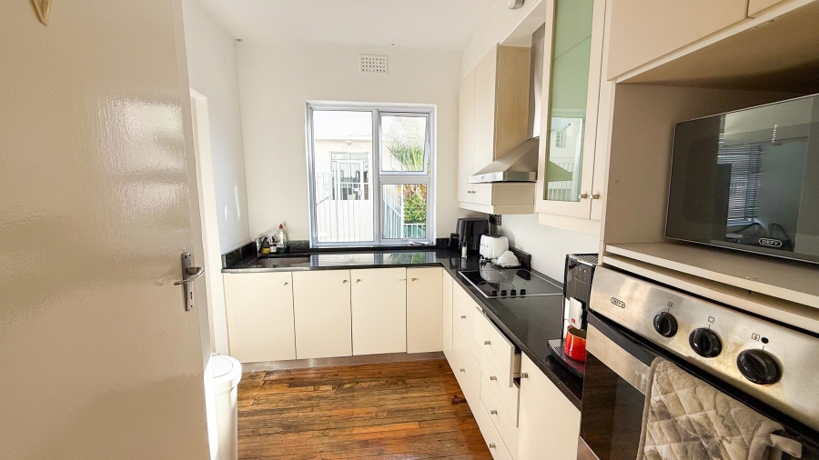 To Let 1 Bedroom Property for Rent in Vredehoek Western Cape